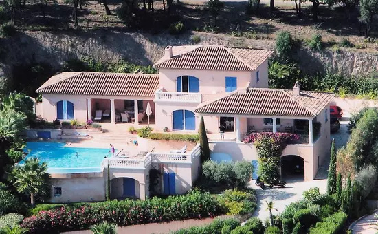Villa avec vue sur la baie de Saint-Tropez